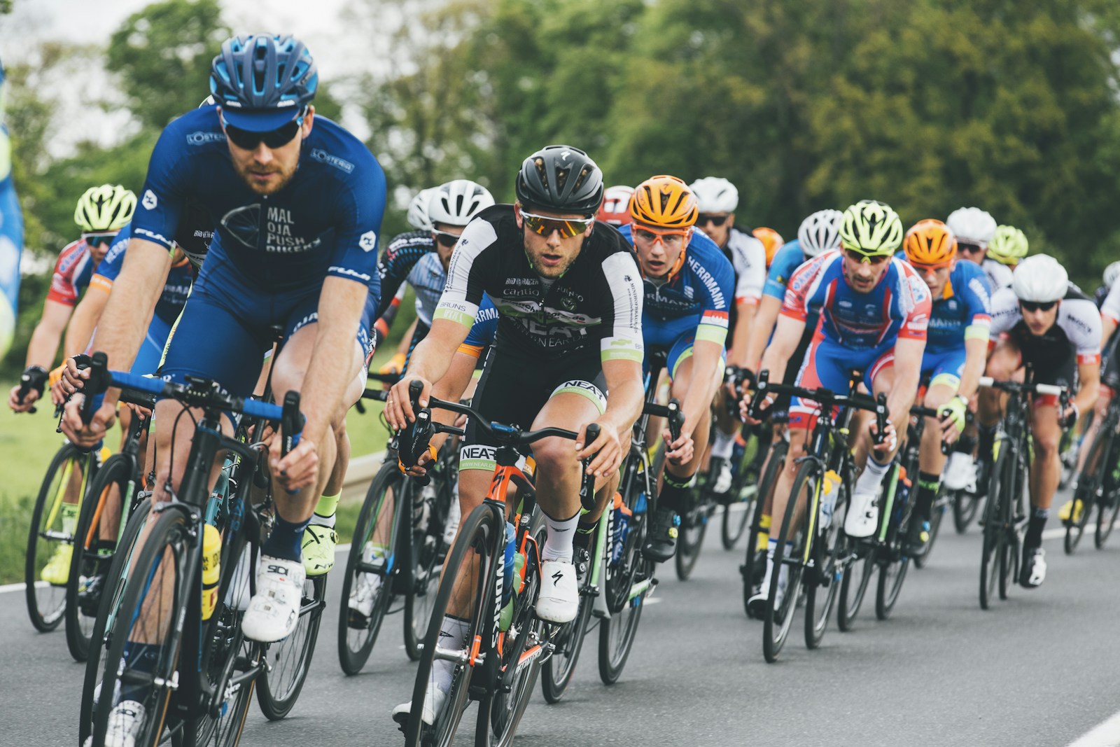 安博体育app下载 · 跑道 · 速度感